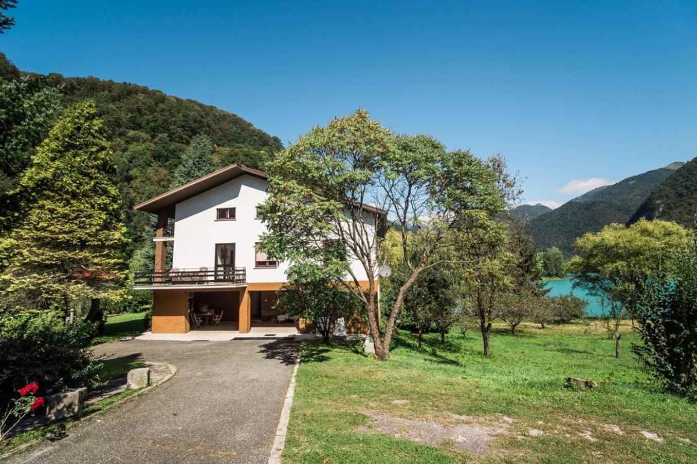 Vila Labod, Unique Villa At The Lake Мост-на-Соки Экстерьер фото